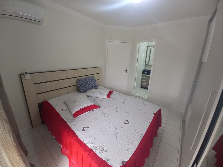 TEMPORADA MEIA PRAIA ITAPEMA/SC - QUADRA MAR AMPLO APTO