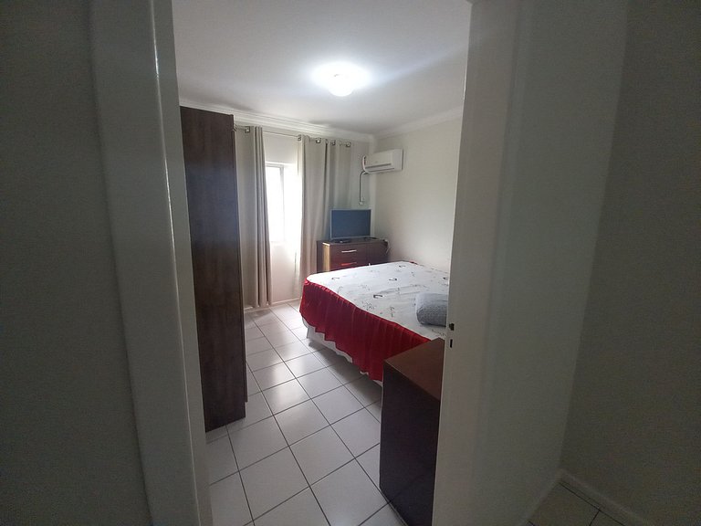 TEMPORADA MEIA PRAIA ITAPEMA/SC - QUADRA MAR AMPLO APTO