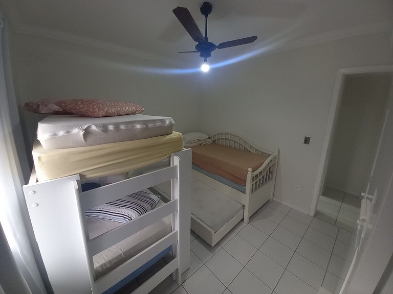 TEMPORADA MEIA PRAIA ITAPEMA/SC - QUADRA MAR AMPLO APTO