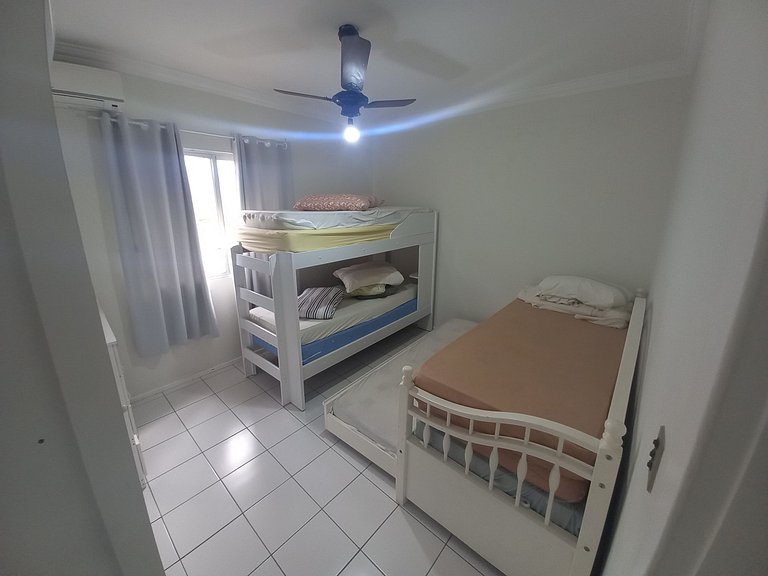TEMPORADA MEIA PRAIA ITAPEMA/SC - QUADRA MAR AMPLO APTO