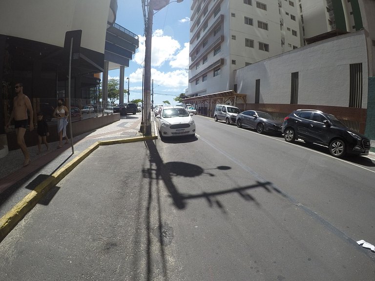 Vista mar e sacada a 40m da praia