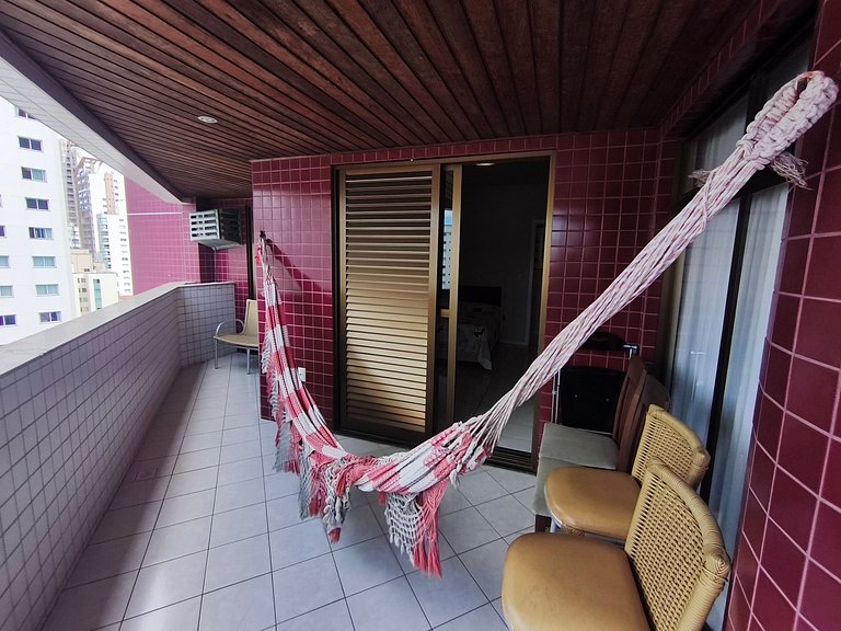Apartamento 2 dormitórios a 130 m da praia | BC