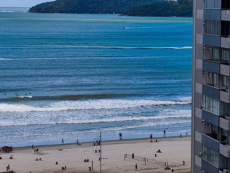 Apartamento 2 dormitórios a 130 m da praia | BC