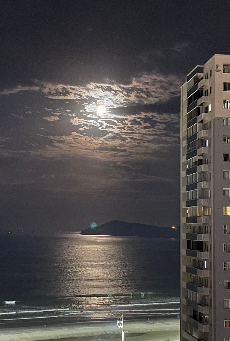 Conforto e vista mar em cada amanhecer! Columbus 103