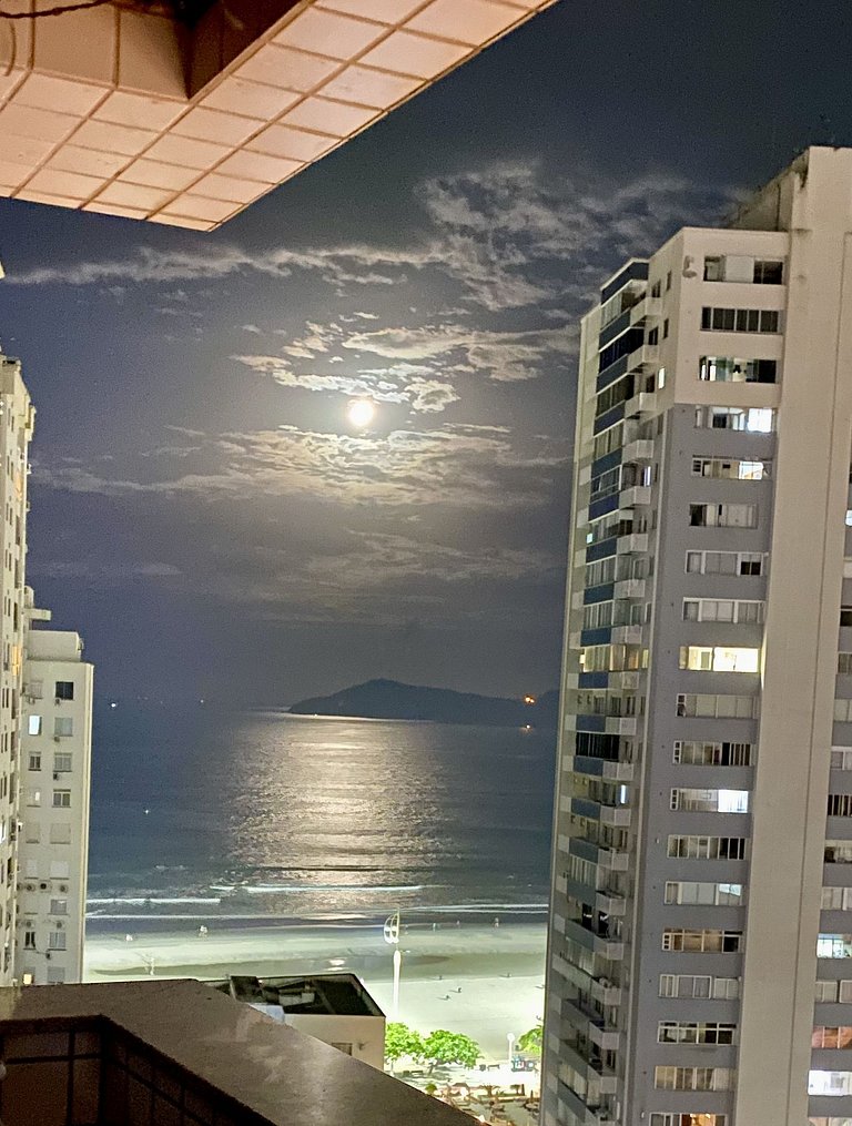 Apartamento 2 dormitórios a 130 m da praia | BC