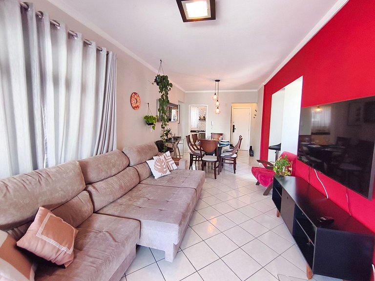 Apartamento 2 dormitórios a 130 m da praia | BC