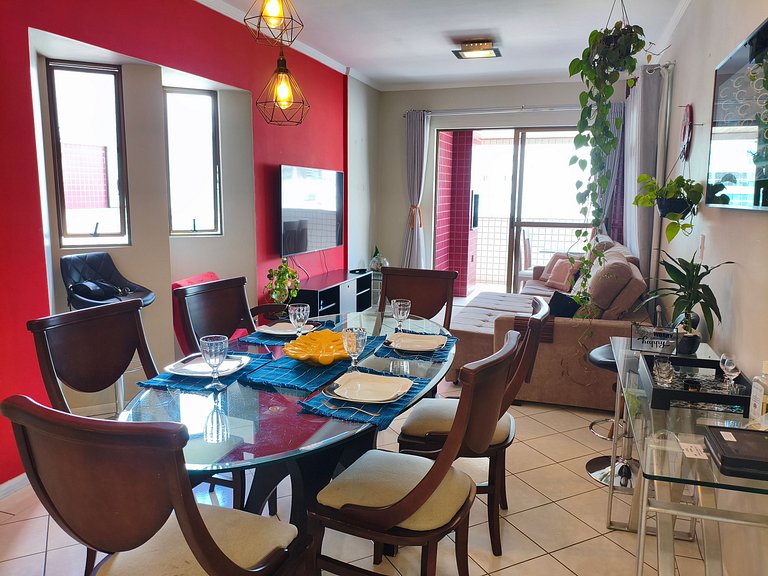 Apartamento 2 dormitórios a 130 m da praia | BC