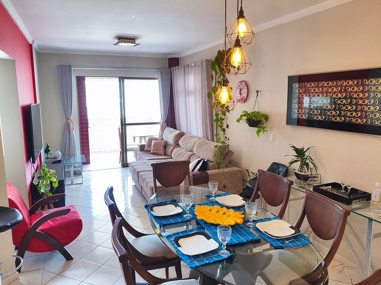 Apartamento 2 dormitórios a 130 m da praia | BC
