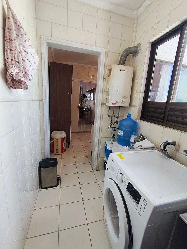 Apartamento 2 dormitórios a 130 m da praia | BC