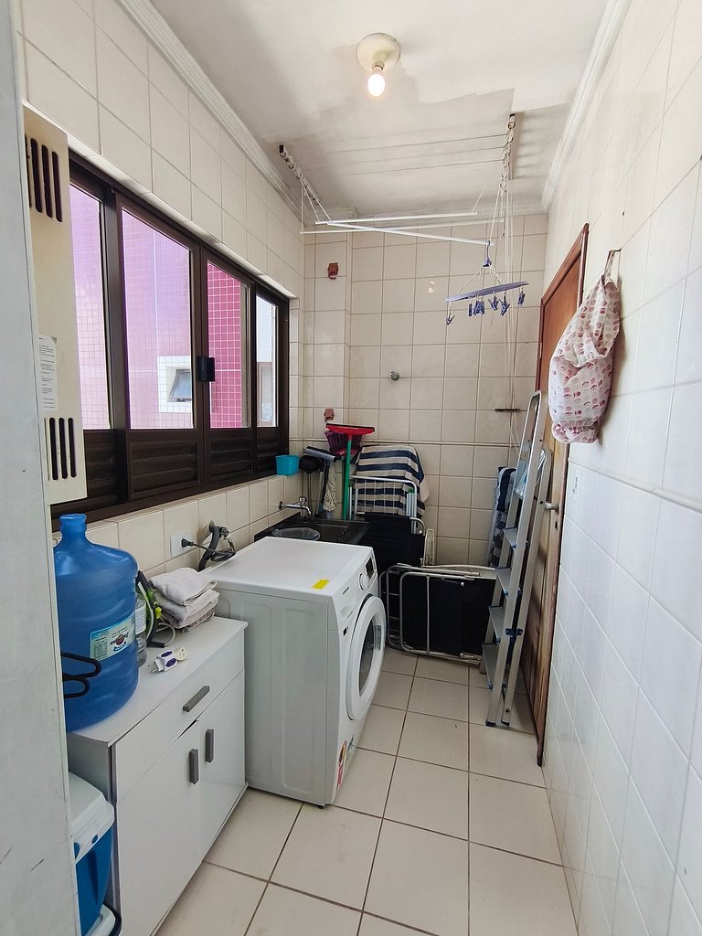 Apartamento 2 dormitórios a 130 m da praia | BC