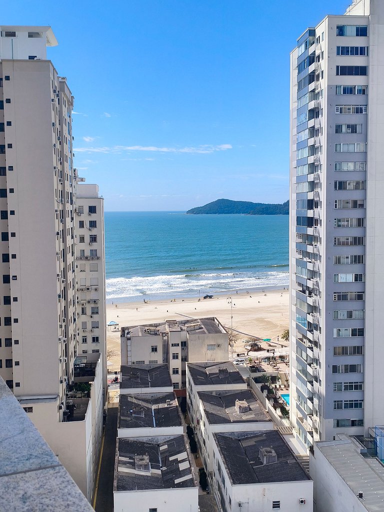 Apartamento 2 dormitórios a 130 m da praia | BC