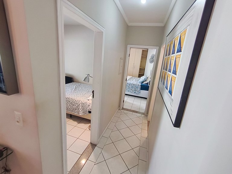 Apartamento 2 dormitórios a 130 m da praia | BC