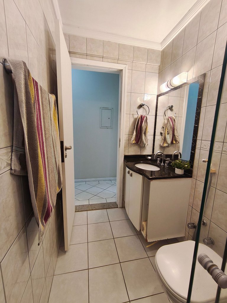 Apartamento 2 dormitórios a 130 m da praia | BC