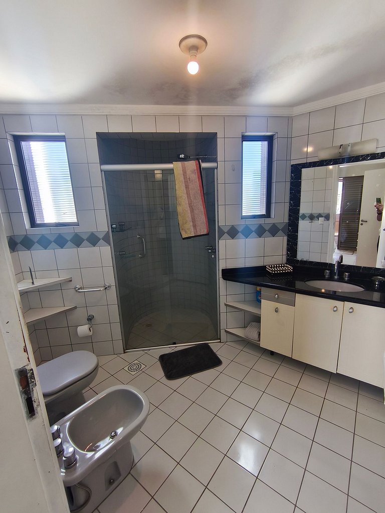 Apartamento 2 dormitórios a 130 m da praia | BC
