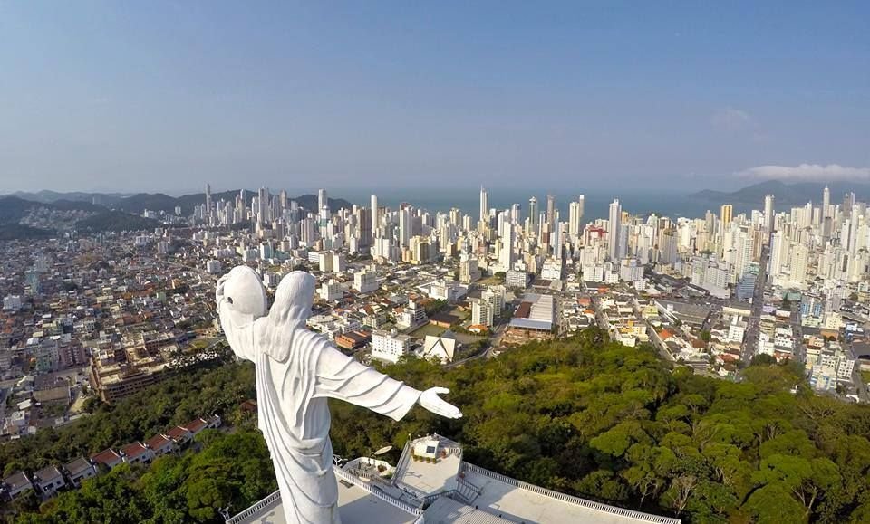 Aniversário de Balneário Camboriú com shows nacionais e programação intensa
